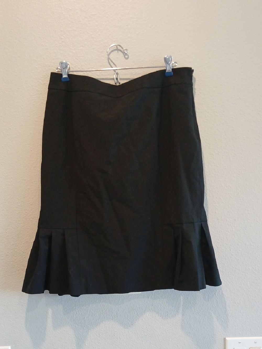 Semantiks Black Midi Skirt with Ruffled Flared Hem Size 10